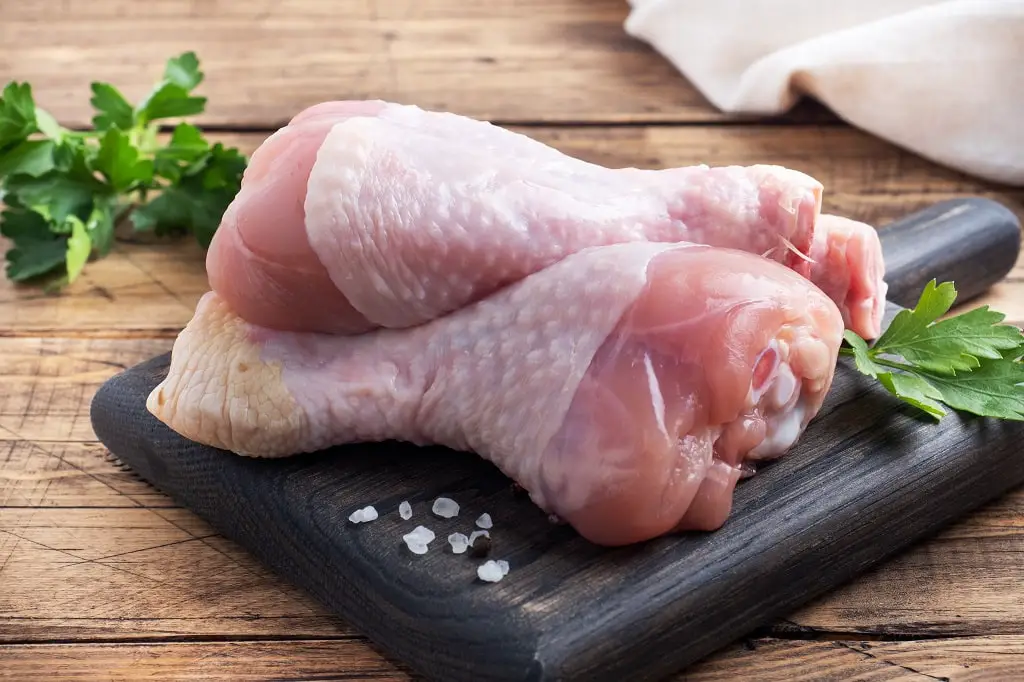 ¿Cuántos Muslos de Pollo hay en una Libra (0.4 kg)?